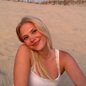 Camille, Babysitter in Karben