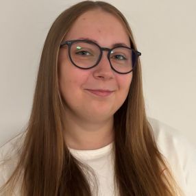 Kaya, Babysitter in Mölln