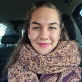 Maike, Babysitter in Leverkusen