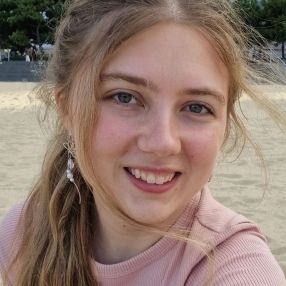 C, Babysitter in Wiesbaden