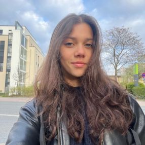 Giu, Babysitter in Darmstadt