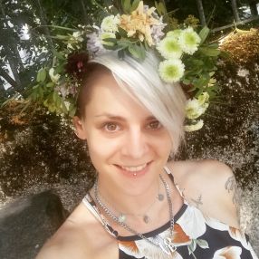 Julia, Babysitter in Friedberg