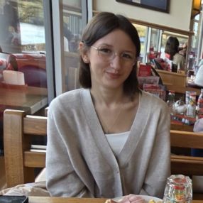 Joy, Babysitter in Gummersbach