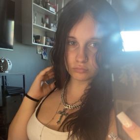 Mia, Babysitter in Gifhorn