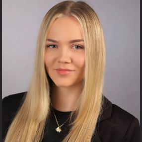 Julia, Babysitter in Baden-Baden