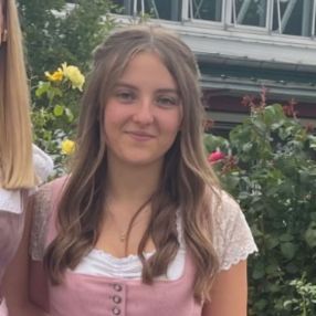 Leni, Babysitter in Deggendorf