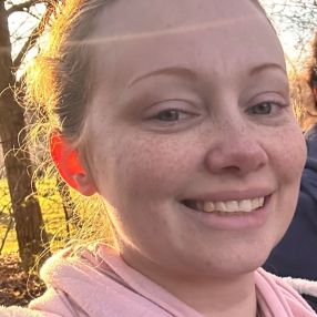 Julia, Babysitter in Winnenden