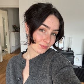 Lilly, Babysitter in Jena