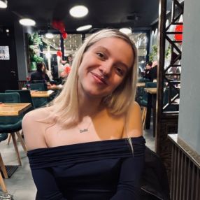 Julie kamilla, Babysitter in Chemnitz