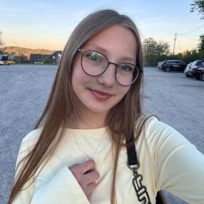 Xenia, Babysitter in Wissen