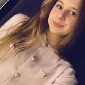 Mia, Babysitter in Grafenau