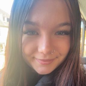 Nele, Babysitter in Altena