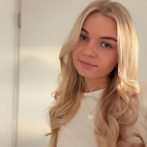 Louisa, Babysitter in Bergen