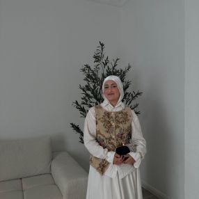 Iman, Babysitter in Stade