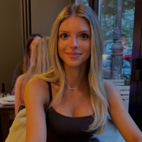Rosa, Babysitter in Bornheim