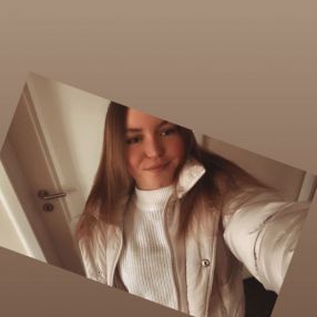 Michelle, Babysitter in Langen