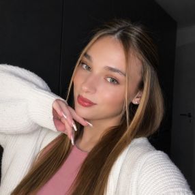 Celine, Babysitter in Aschersleben