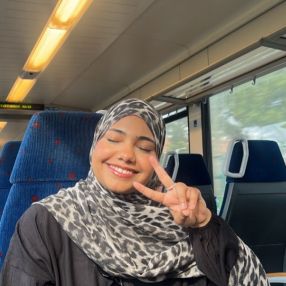 Arshia, Babysitter in Frankfurt am Main
