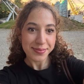 Hiba, Babysitter in Freising
