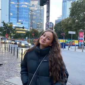 Anisa, Babysitter in Frankfurt am Main