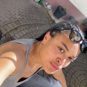 Elena, Babysitter in Langen