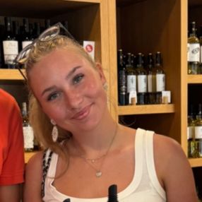 Marlene, Babysitter in Berg