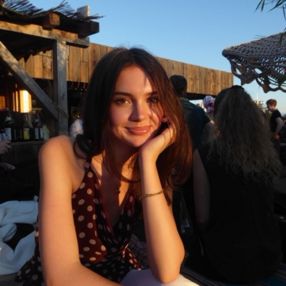 Nina, Babysitter in München