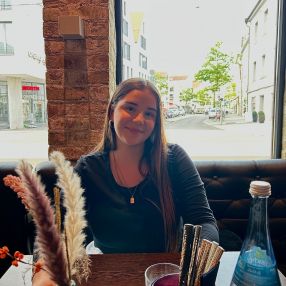 Marlen, Babysitter in Fellbach