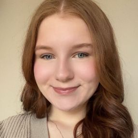 Vivien, Babysitter in Hatten