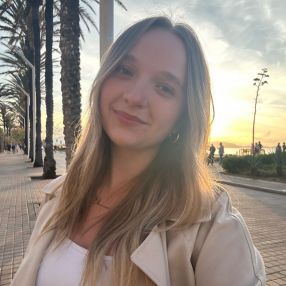 Carina, Babysitter in Gummersbach
