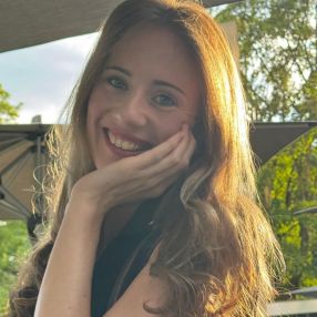 Dana-Romina, Babysitter in Wiesbaden