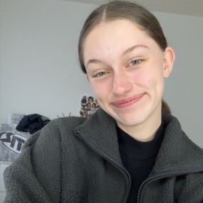 Leonie, Babysitter in Glinde