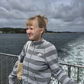 Lilli, Babysitter in Falkensee