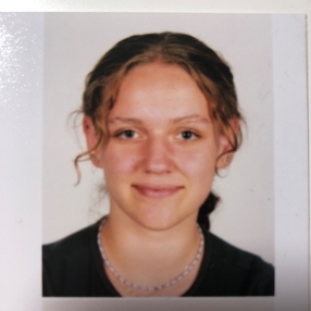 Charlotta, Babysitter in Falkensee