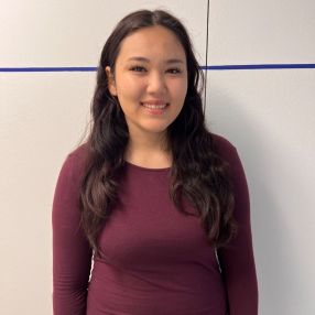 Elham, Babysitter in Wetzlar