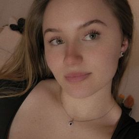 Lilly, Babysitter in Zwickau