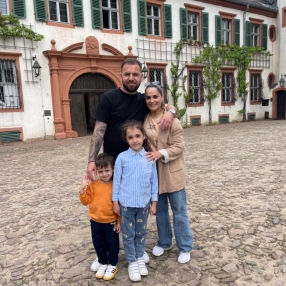 Elona, Familie in Seligenstadt