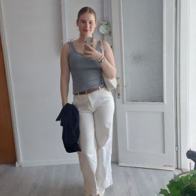 Caroline, Babysitter in Bornheim