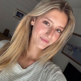 Lilly, Babysitter in Alzenau