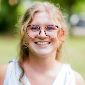 Leonie, Babysitter in Neuss