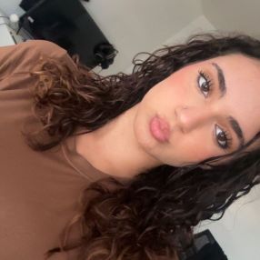 Amena, Babysitter in Hainburg