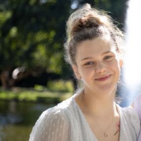 Maya, Babysitter in Adendorf