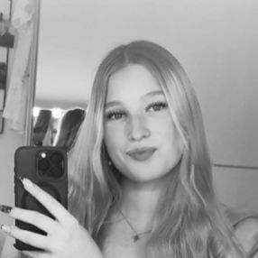 Lucy, Babysitter in Engelskirchen