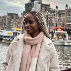 Mable Amandu, Babysitter in Kleve