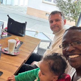Natukunda, Familie in Eppelheim
