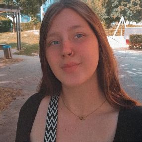 Celine, Babysitter in Solingen