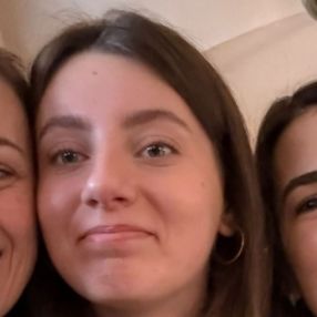 Lea, Babysitter in Hainburg
