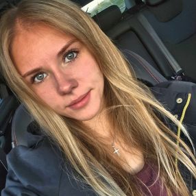 Sarah, Babysitter in Schwalbach
