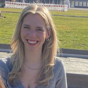 Caroline, Babysitter in Stuttgart