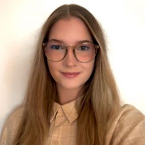 Lana, Babysitter in Esslingen am Neckar